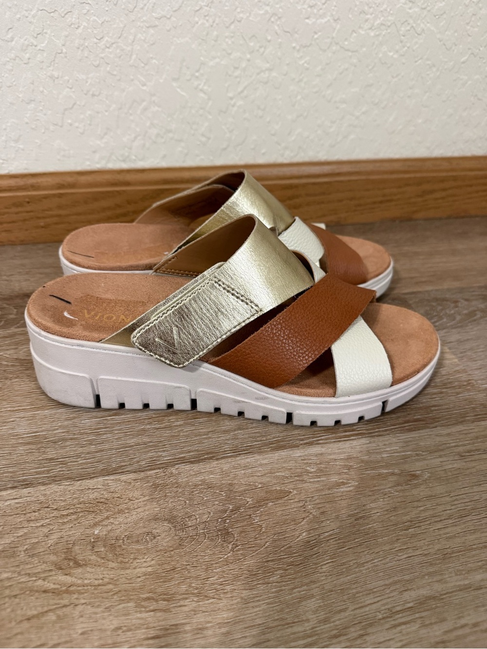 Vionic Sandals Shoes Womens Size 9.5 Multicolor Leather Wedge Uptown Sunset